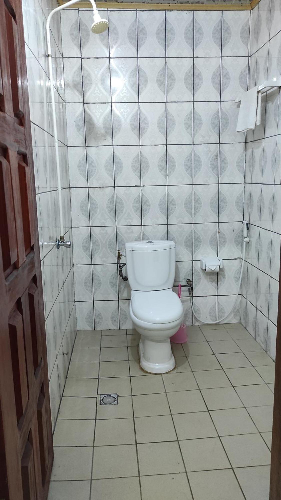 Hotel Coubadorf Дуала Экстерьер фото